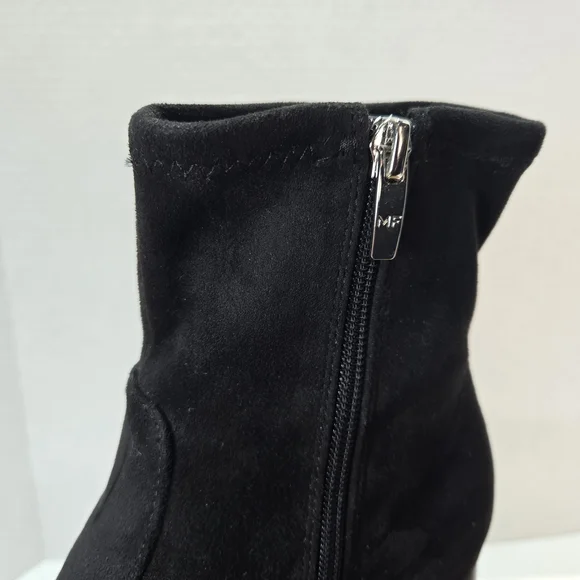 Marc Fisher Rivers Black Faux Suede Block Heeled Stretch Zippered Booties Size 7 - Picture 10 of 11